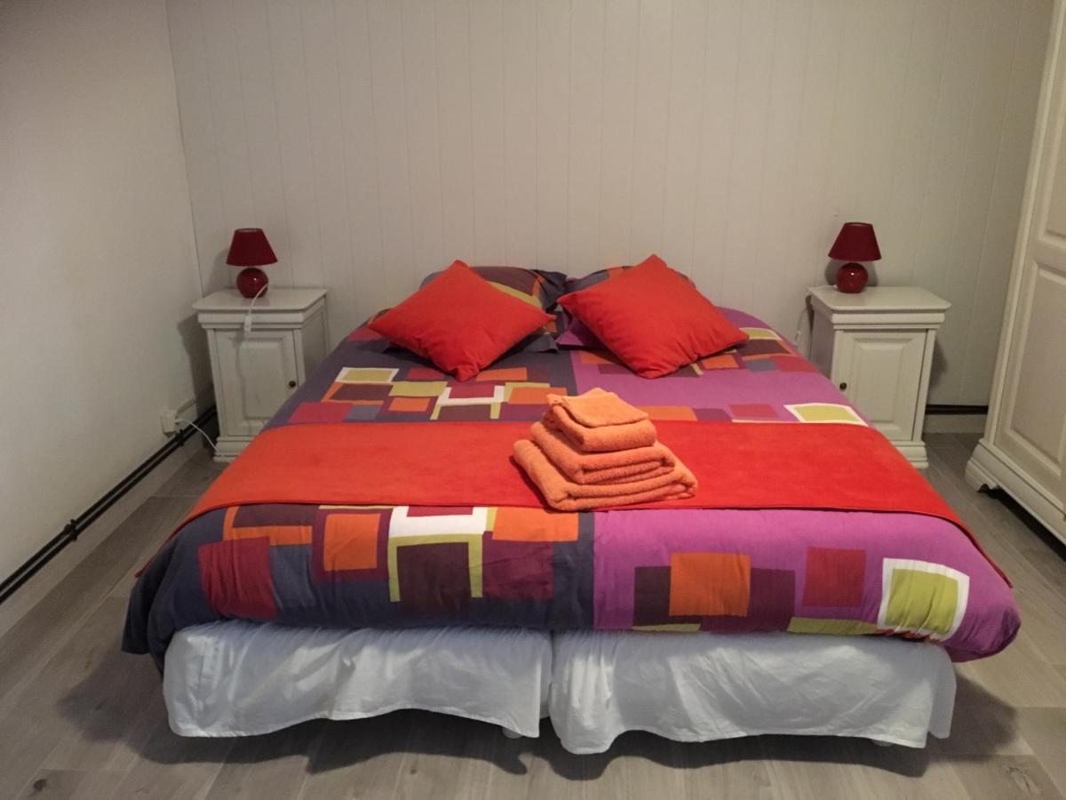 Au Bien Aitre Bed & Breakfast Beaumont-Pied-de-Boeuf  Exterior photo